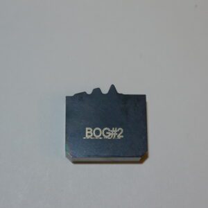 A black box with the words " bogi 2 ".